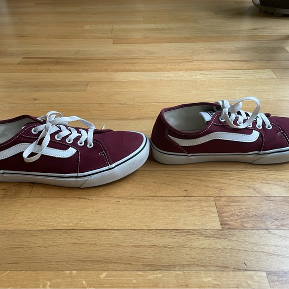 Vans Size 9.5 Men’s Sneakers - Picture 3 of 5